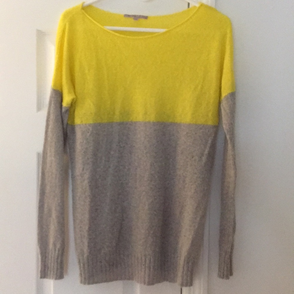 The Gap, sweater
